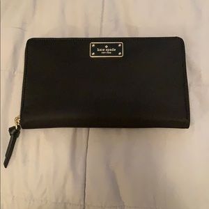 Kate Spade Travel Wallet (NWOT)